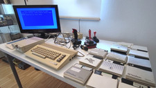 COMMODORE C64 II mit Floppy 1541 II Kabel 115...