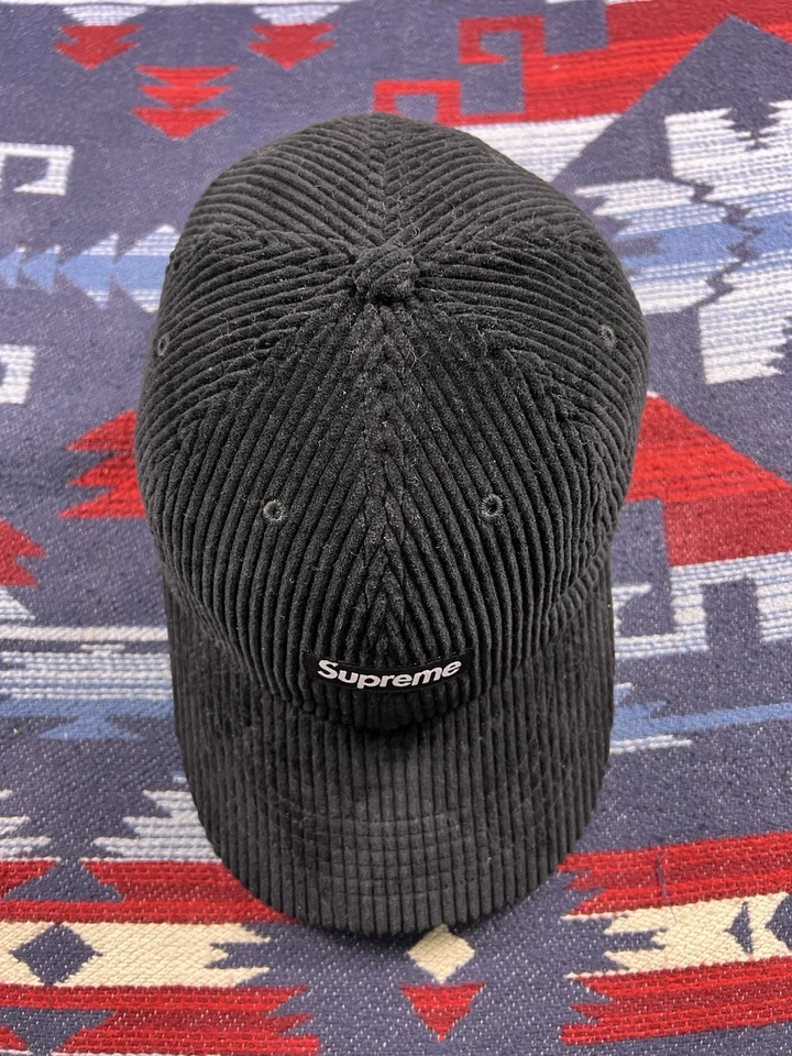 Gorra de béisbol Supreme de 6 paneles con logotipo de caja de gofres pana Bogo Cord Hecha en EE. UU. Foto 2 de 4