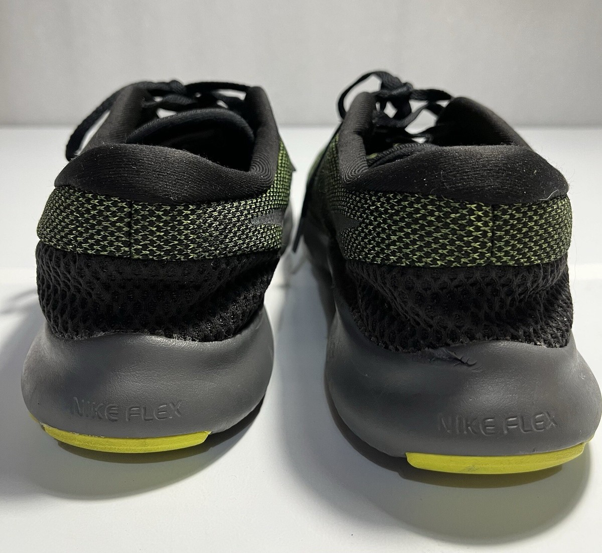 Nike Flex Experience RN 7 Peat Moss green black. Men display picture 2