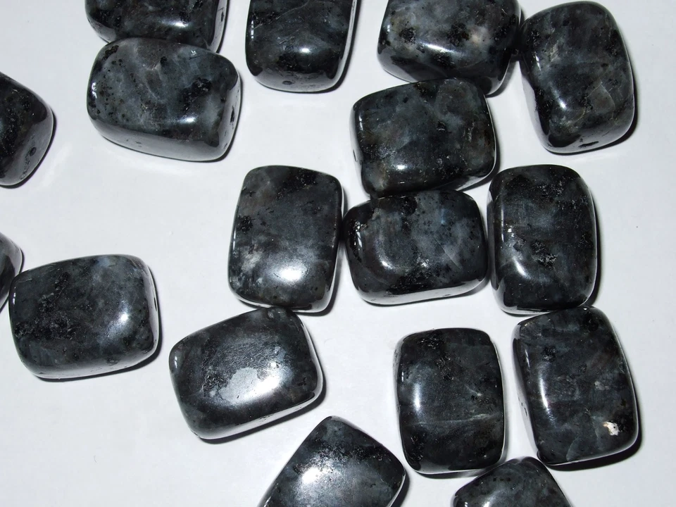 - Pietre Dure Forate - LARVIKITE