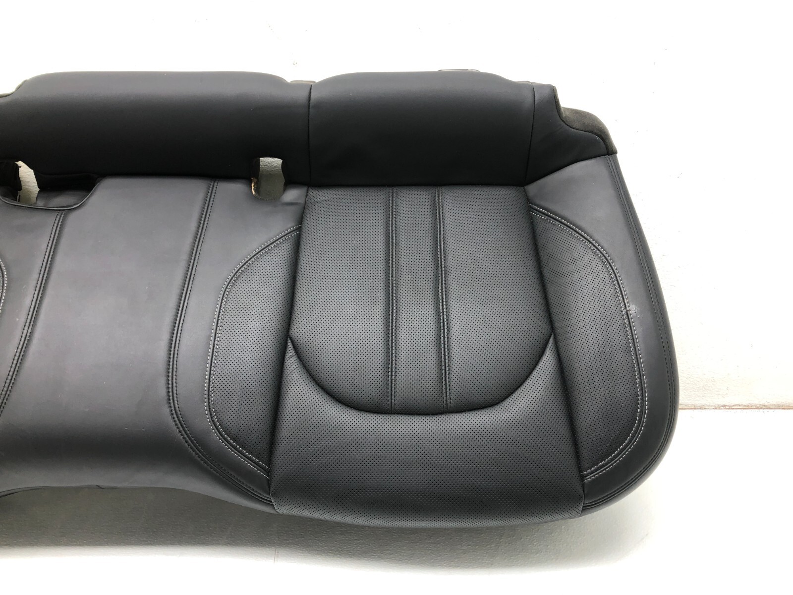 2017-2022 MASERATI LEVANTE S REAR LOWER BENCH SEAT CUSHION OEM.