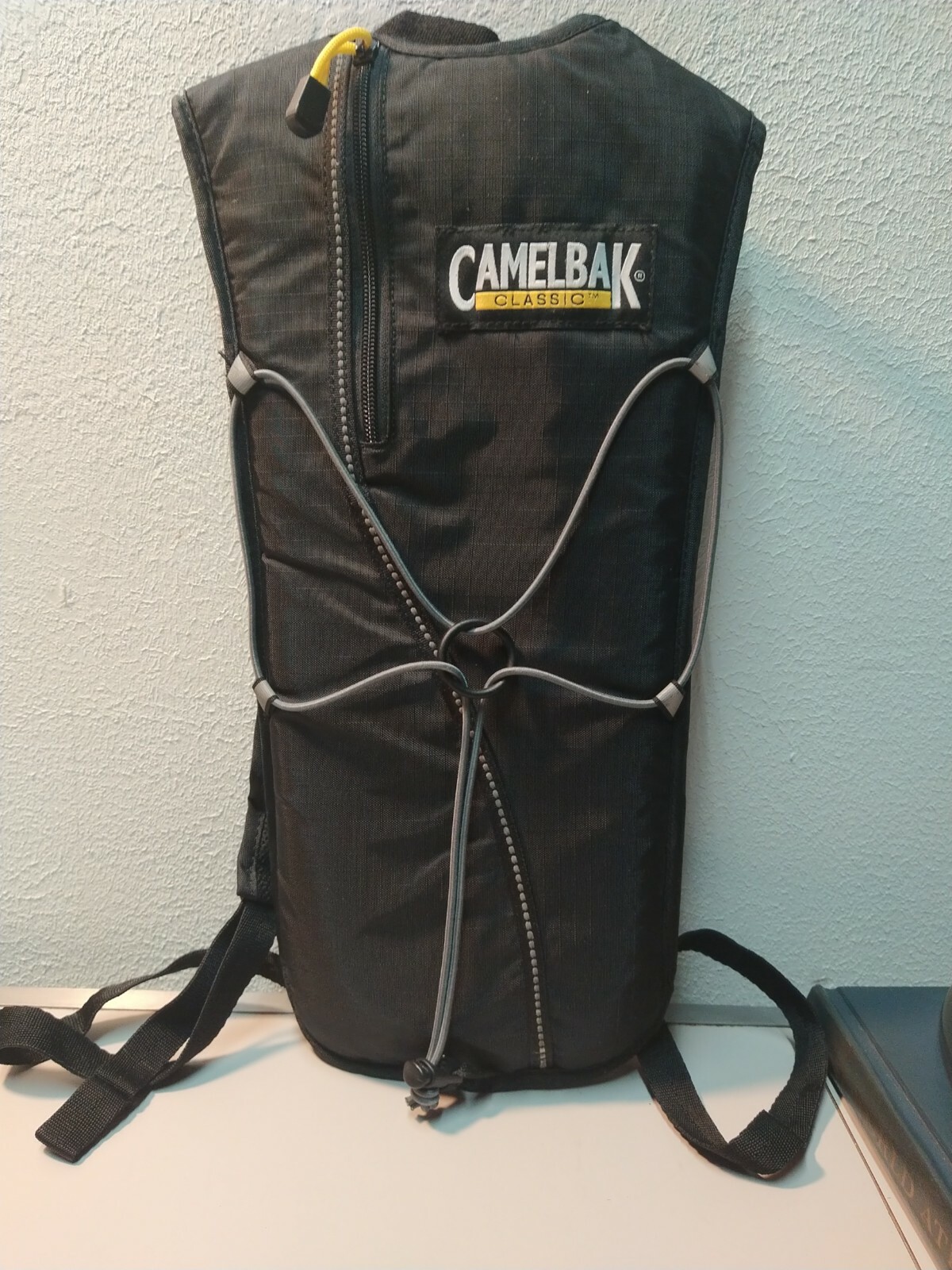 CamelBak Classic Hydration back Pack Black bladder 2L water bottle 