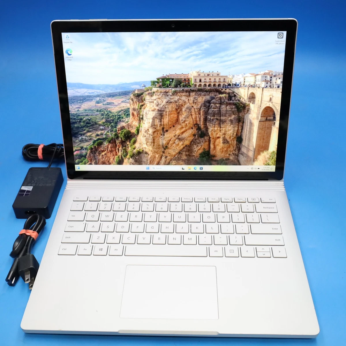 Microsoft Surface Book 2 Intel Core i7 8th Gen. PC Laptops