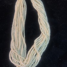 Pearl Neclace Multiple Strings
