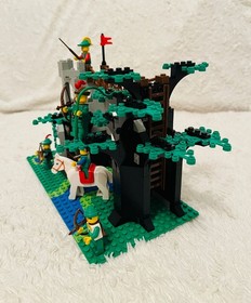 LEGO Castle: Forestmen's Crossing (6071) Complete with Instructions - Forestman