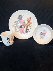 VTG Warner Bros Looney Tunes Melamine Set Bugs, Tweety, Sylvester, Porky, Daffy