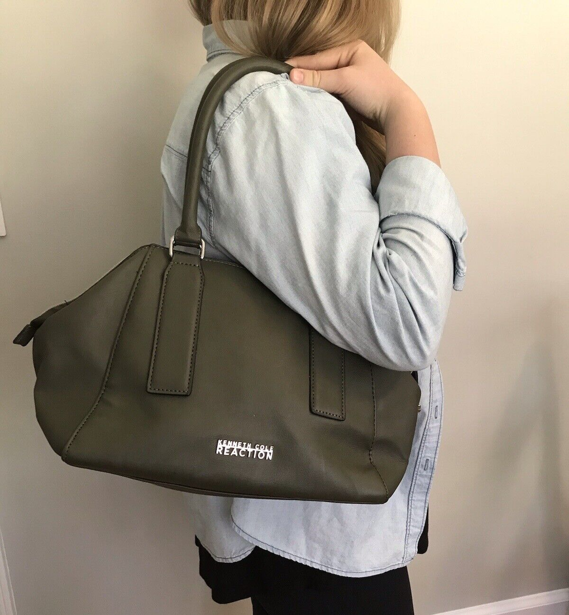 Kenneth Cole Reaction Green Bag NWT Kenneth Cole Reaction Snake