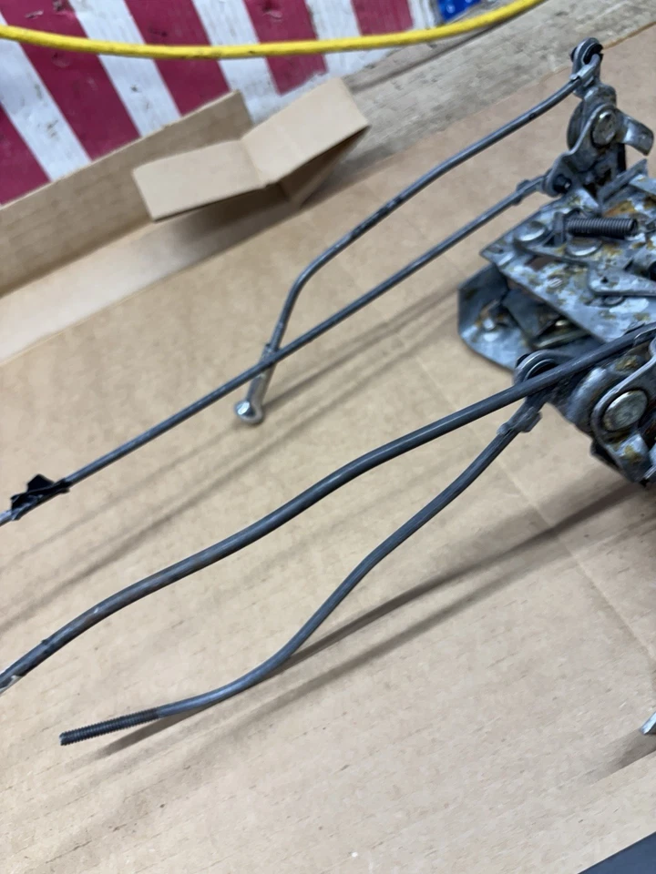 Camión Ford 1968 68 69 70 72 F100 F250 F350 manija de puerta interior pestillos configuración varillas Foto 4 de 4