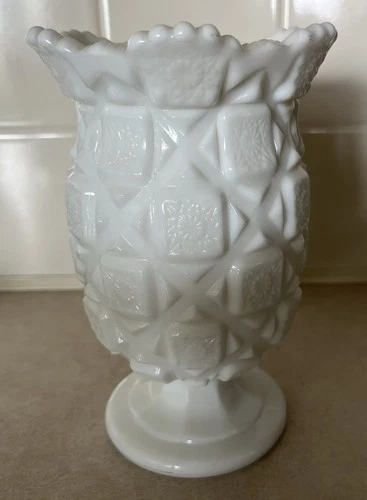 Vintage Westmoreland White Milk Glass “Old Quilt” Celery Vase