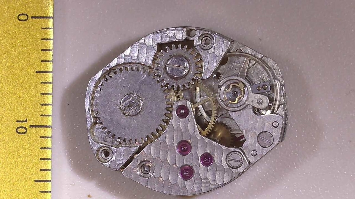 Petit Mouvement De Montre Mécanique Ancien, Pièces Détachées Horlogerie, Référence 46