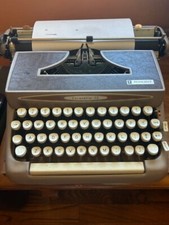 Penncrest Caravelle 12 Manual Typewriter JC Penney With Case thumbnail