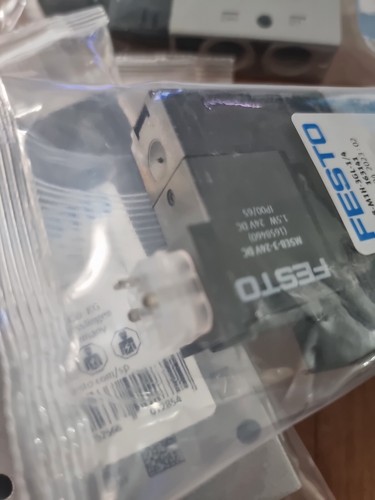 Festo 163141 Druckluft-Magnetventil CPE18-M1H-3GL-1/4 CPE18M1H3GL14 1 Stück Neu - Bild 3 von 3