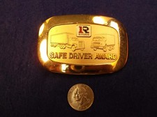 EXCELLENT VTG MENS BRIGHT GOLD  ENAMEL BELT BUCKLE - "RYDER SAFE DRIVER AWARD"
