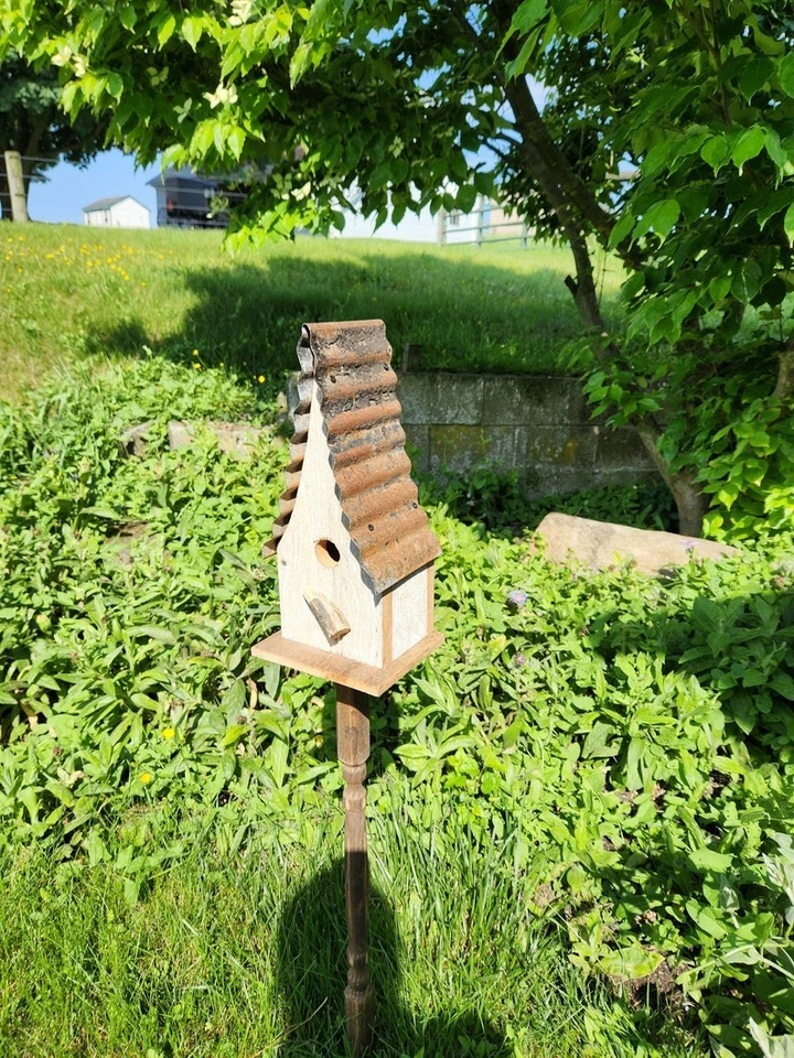 Деревенский шпильный скворечник 15 дюймов | деревянный уличный декор ручной работы для крапивника - Изображение 3 из 4