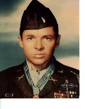 Audie Murphy  Posing With His Military Clothes 4x6 Picture Celebrity Print