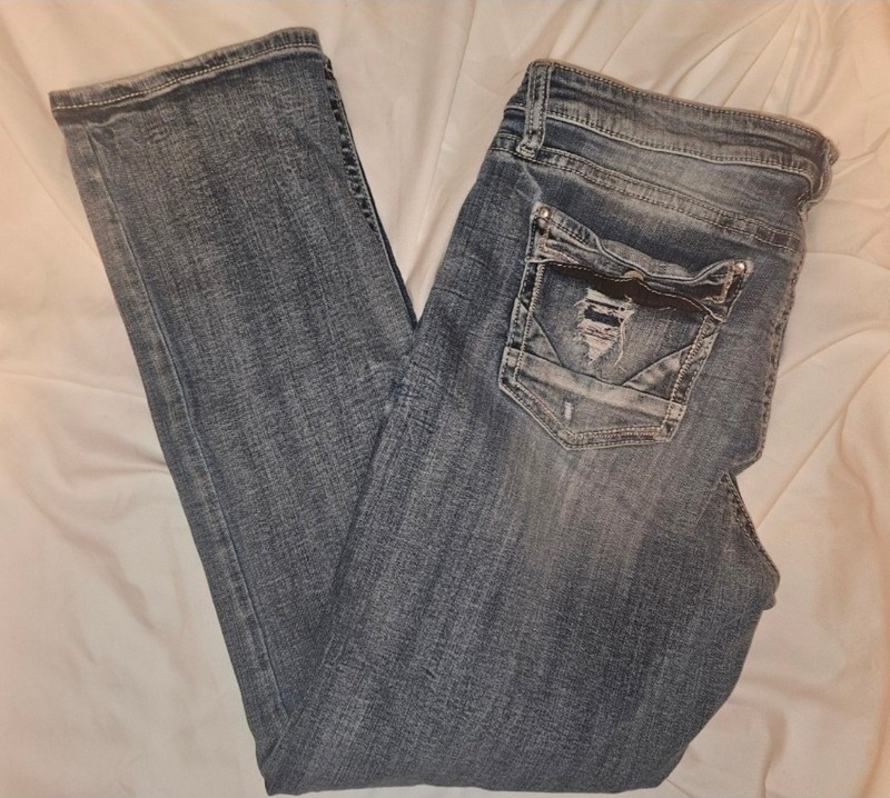 Daytrip Virgo Women's Straight Distressed Jeans Size 36R