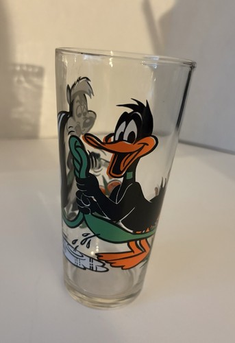 Pepsi Collector Series Looney Tunes Daffy Duck & Pepe Le Pew 12oz Glass Tumbler