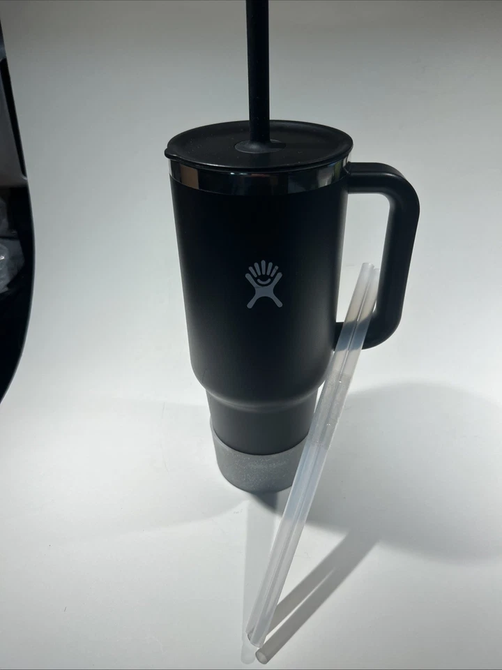Vaso de viaje aislado Hydro Flask 40 oz negro con pajitas y protector de base Foto 2 de 4
