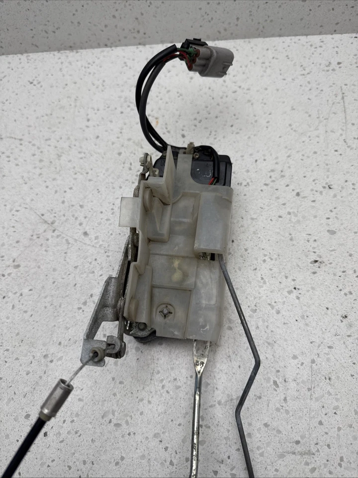 Toyota RAV4 1997 cerradura de puerta pestillo actuador OEM Foto 4 de 4
