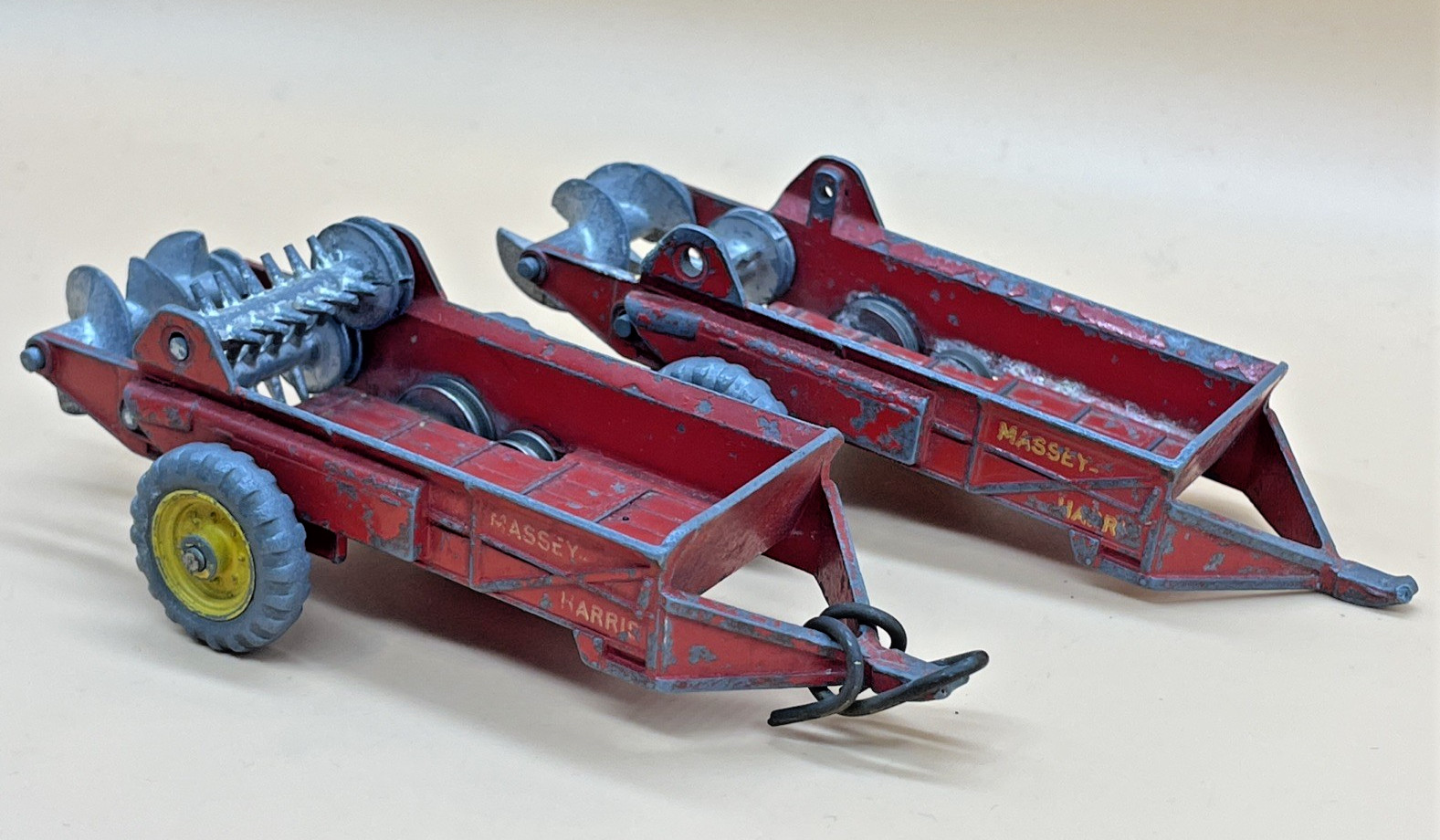 Massey Harris トラクター 1/43※Dinky Toy Dinky 300, Massey Harris Tractor - Free Price Guide & Review