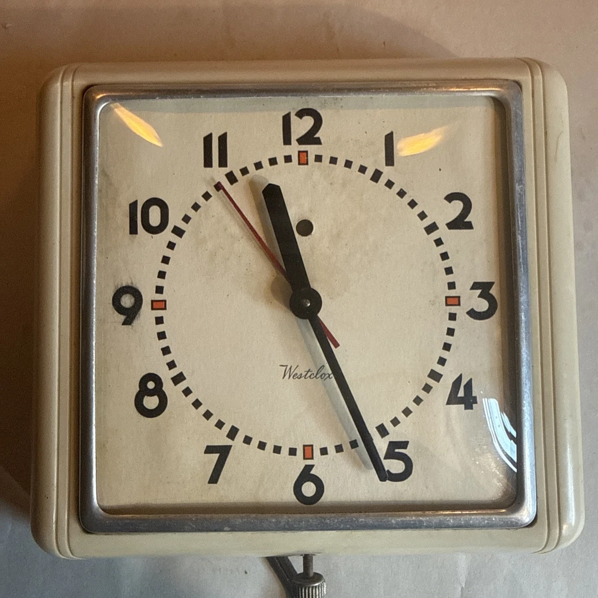 Vintage Wall Clock In Collectible Wall Clocks (1970-Now) for sale