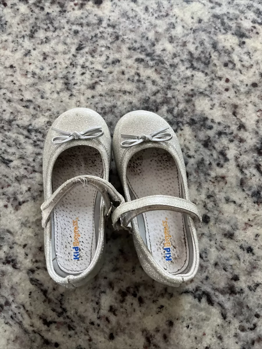 Express clothing shop shoes