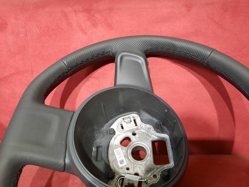 VW UP Kunststoff Lenkrad Neu Bezogen mit Leder  - Bild 3 von 6