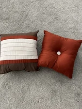 SET 2 DECORATIVE BED OR SOFA THROW PILLOWS - HOME / ROOM DECOR