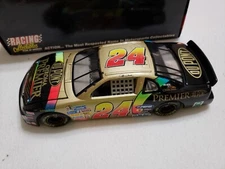 JEFF GORDON 1997 Dupont Chroma Premier 1:24 ACTION Racing Collectables NIB