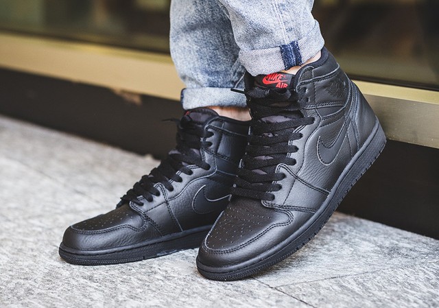 air jordan 1 og triple black