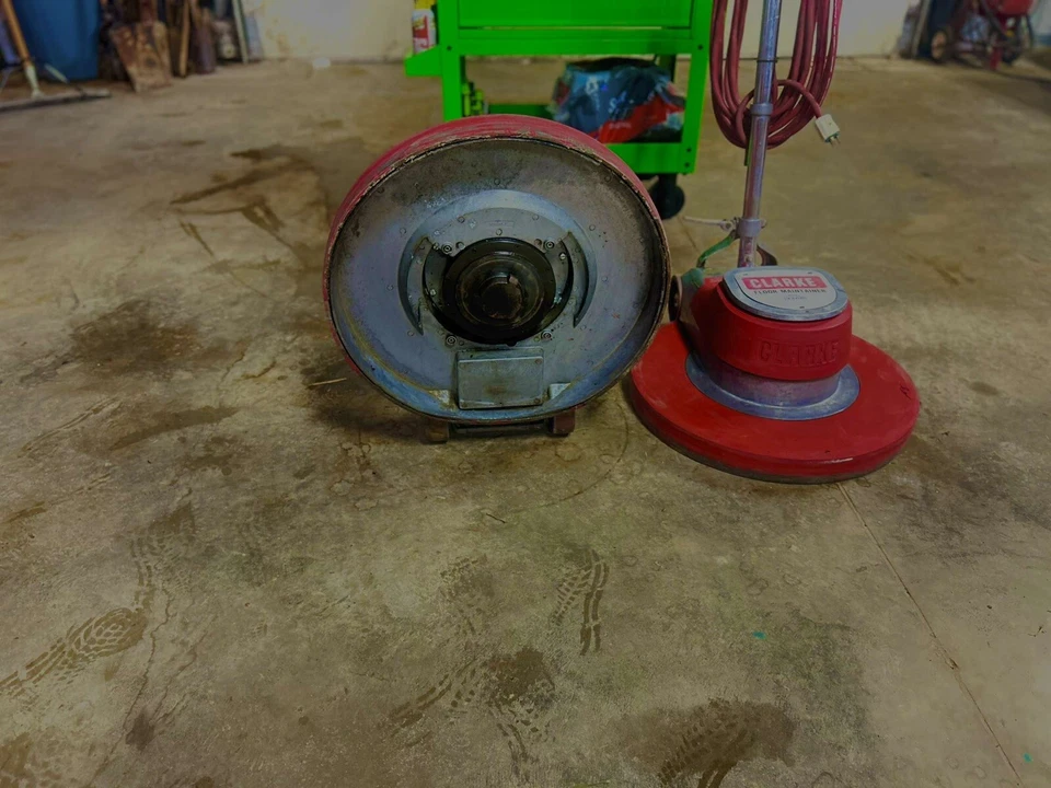 MANTENEDOR DE SUELO CLARKE, MODELO FM-2300, USADO, LIJADORA DE SUELO, RECOGIDA LOCAL DE MO Foto 2 de 4