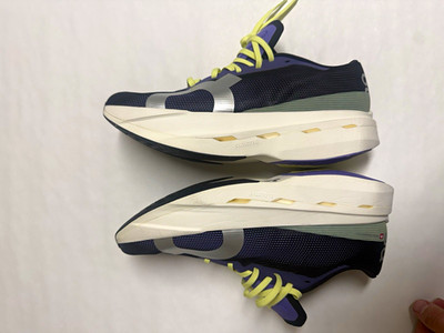 Men s On Cloudboom Echo Navy/White Low Top Lace-Up Athletic Sneakers