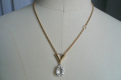 LOUIS VUITTON Collier V for Vuitton TBE M02268