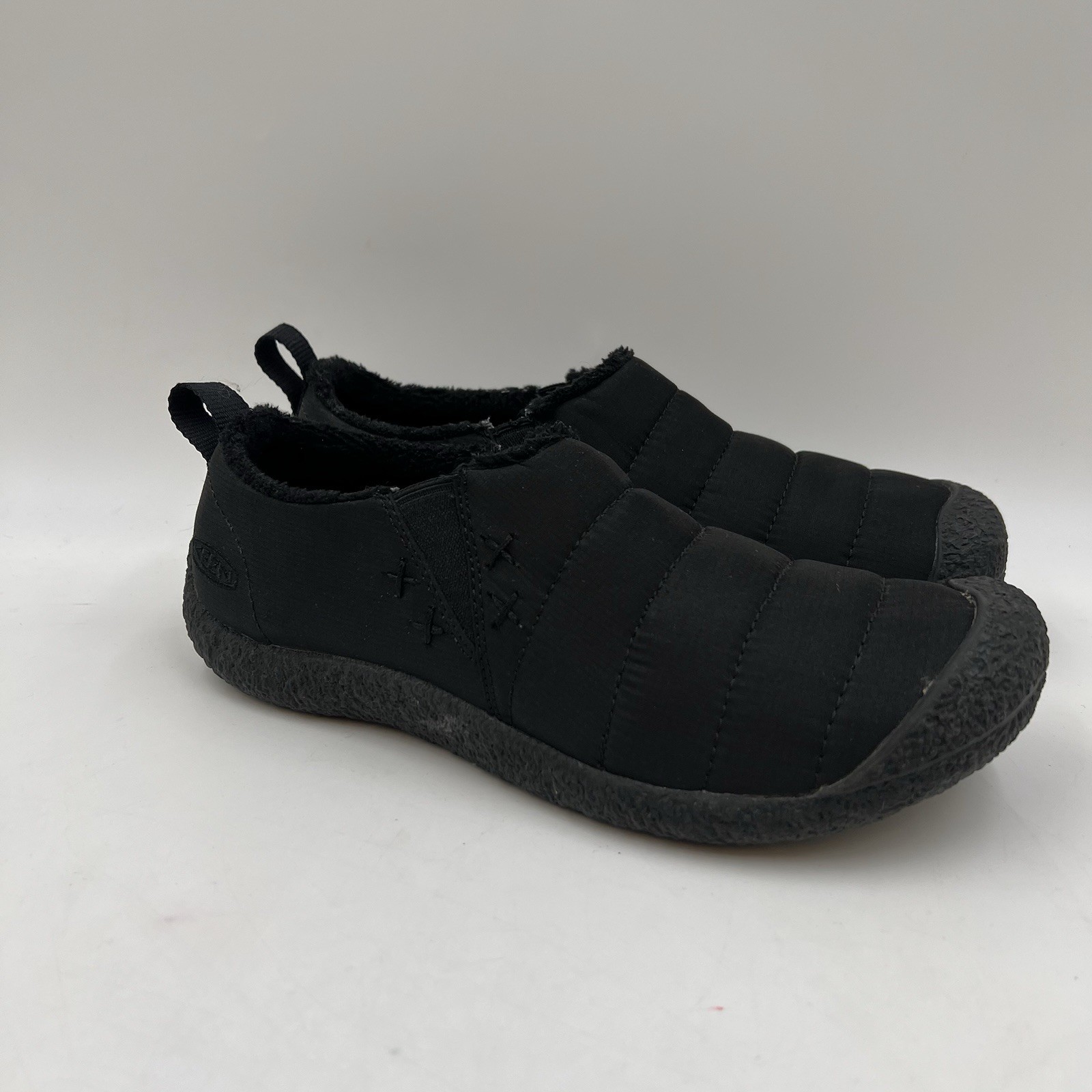 Scarpe slip on KEEN Howser II donna 6 nere trapuntate isolate casual comode