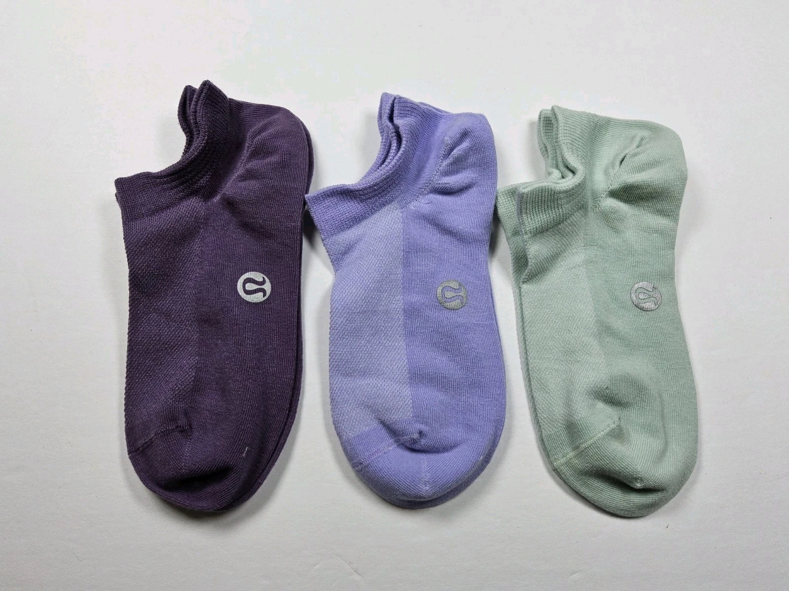Lululemon Women’s Lightweight Lot Of 3 Pairs Ankle Socks Size M
Opens in a new window or tab