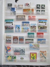 Lot de timbres "MONDE" neufs**+ cadeau pour 2 lots de mes ventes