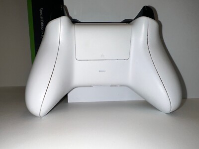 Xbox One X RARE Robot White Special Edition 1TB Console Fallout 76