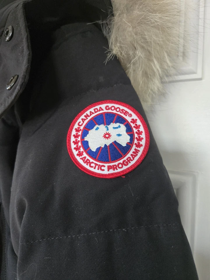 AUTHENTIC CANADA GOOSE MEN'S WYNDHAM DOWN PARKA BLACK XS - Image 2 of 4