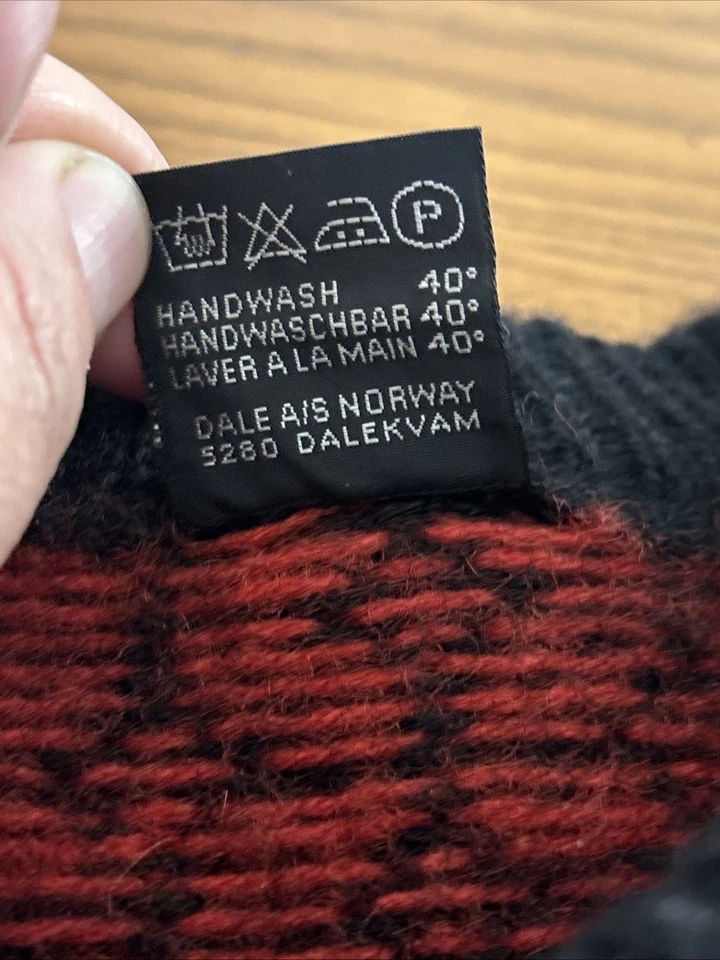 Vtg 90s Dale of Norway 100% wool Geometric Knit Sweater Sz XL Ski Lodge Nordic - Image 4 of 4