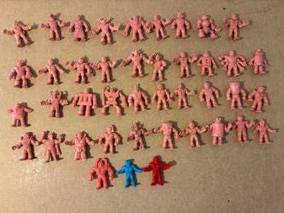 42x Vintage M.U.S.C.L.E. HERREN Spielzeug Action Figuren Muscle Men 2'' 80er Jahre Original