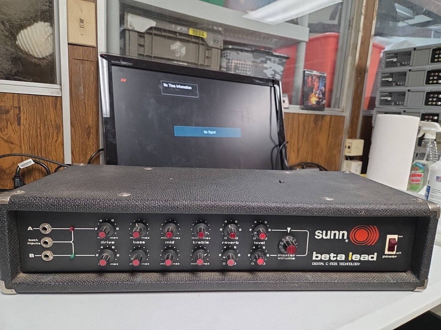 Vintage (1970's) Sunn Beta Lead Guitar Amplifier Tested for Power ONLY