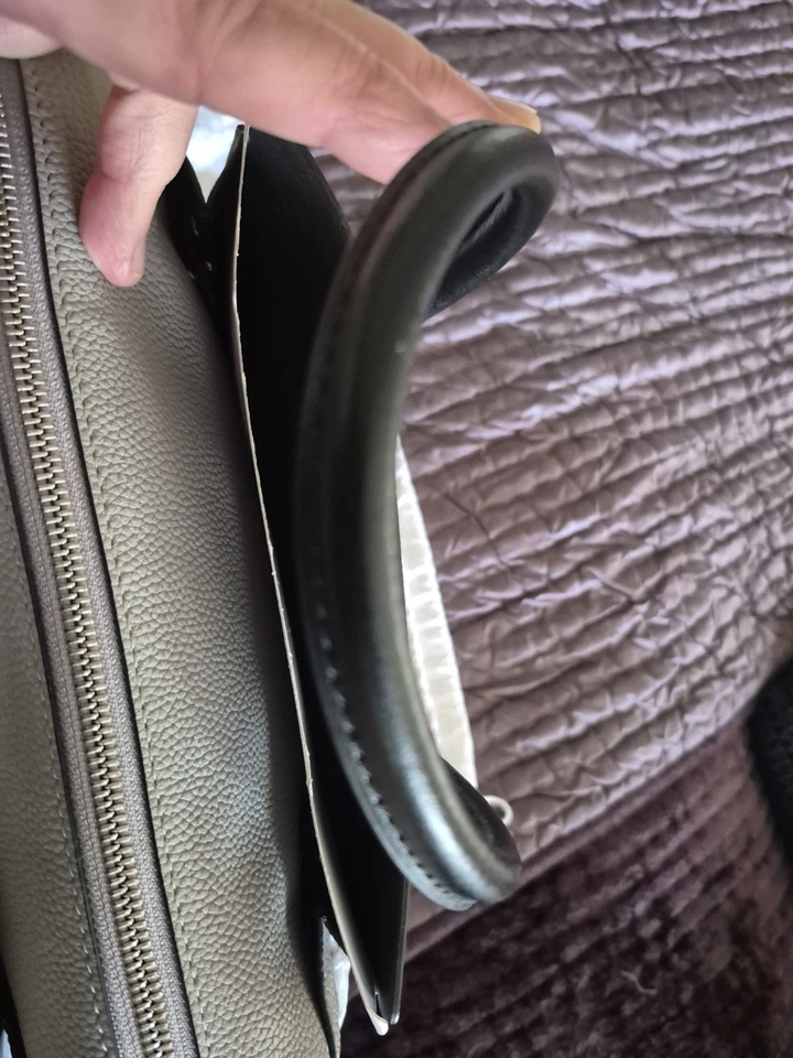 Michael Kors Mercer Block colour Bag NWT Rrp £180 in sale, still selling at MK - Image 4 of 4