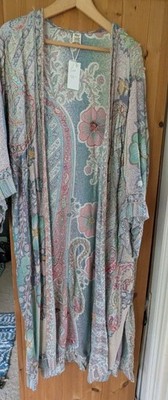 Beautiful Duster for women. Embroidered. One Size. NWT.