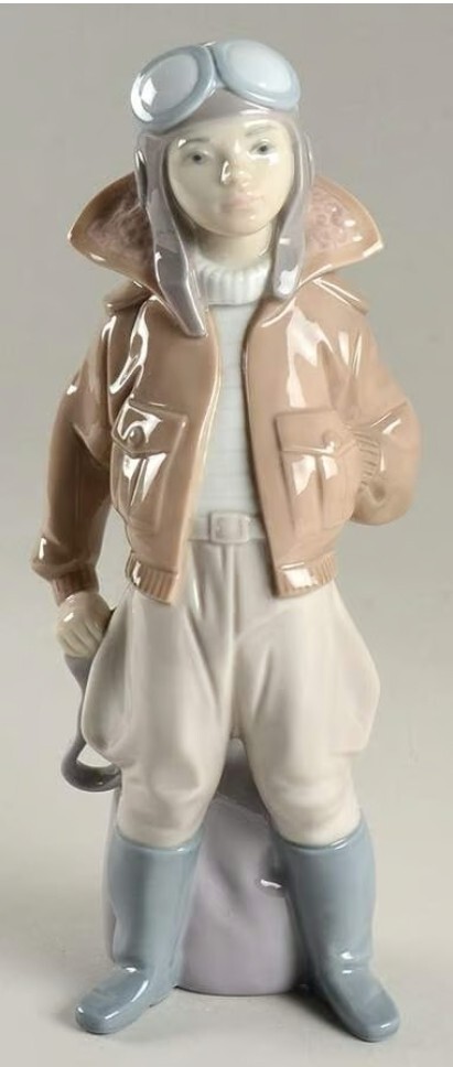 Lladro Little Pilot ~Nino Piloto Porcelain 6451 MINT CONDITION IN