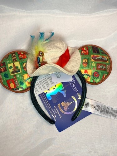 Disney Store Star Wars 45th Anniversary Concept Series Hat with Badges NWT - Picture 11 of 11