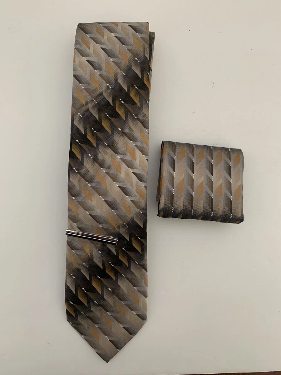 Van Heusen Men s Neckties Set Includes Tie Clip and Handkerchief