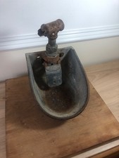 Ancien abreuvoir à bétail en fonte Bamfords - récipient à boire