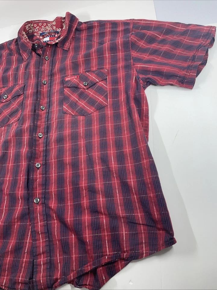 Camisa L para hombre de Tommy Jeans Vintage Cuadros rojos con forro plateado y manga corta Foto 3 de 4
