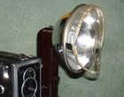 Zeiss Ikon Tengor Camera with flash and 2 dozen bulbs. Excellent condition. — photo 3