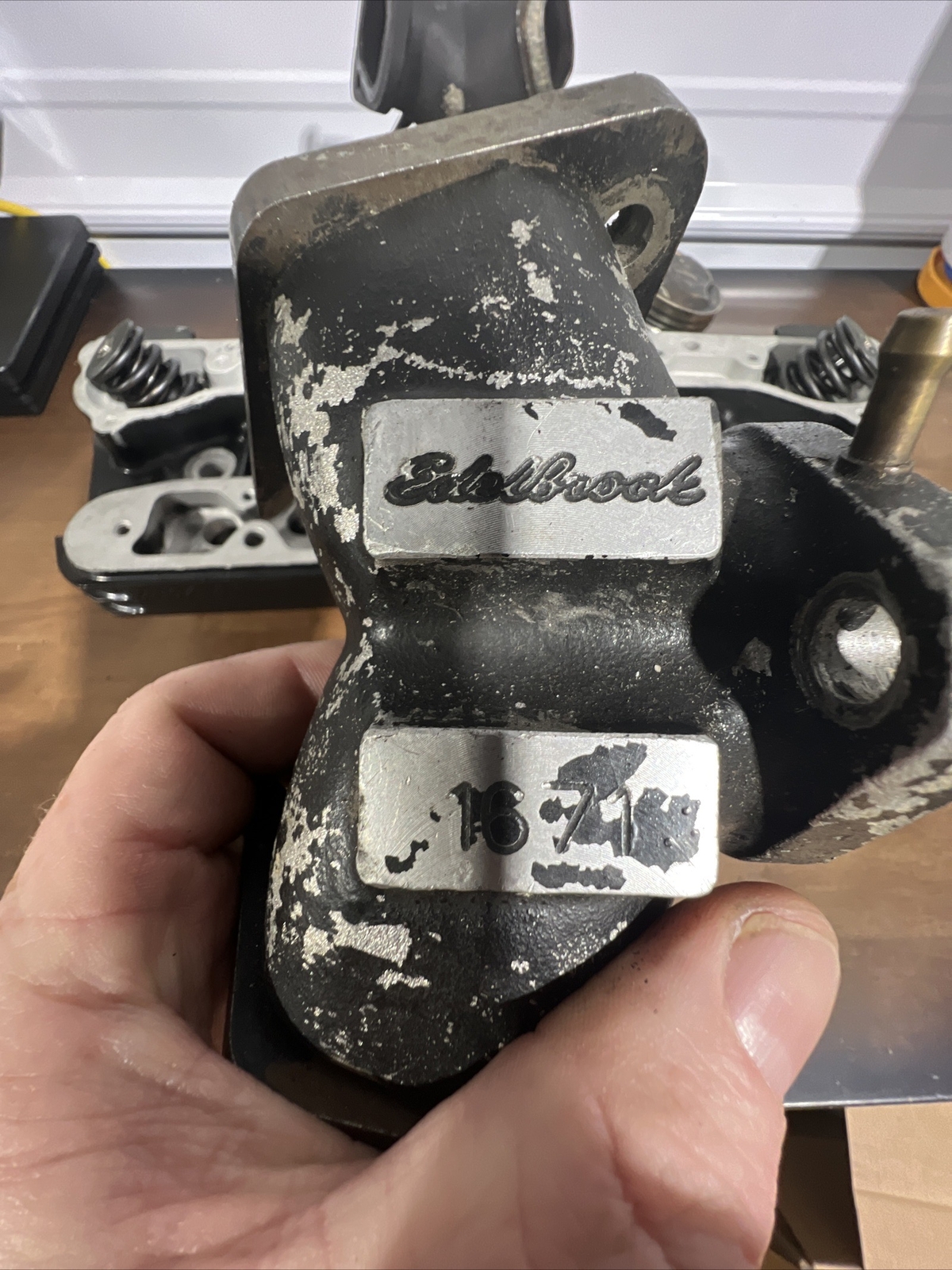 Edelbrock EVOPerformer 1616 D21515 Heads W/1671 Intake Manifold